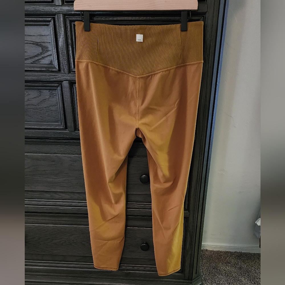 Vuori Ribbed Studio Dark Mustard Golden leggings
